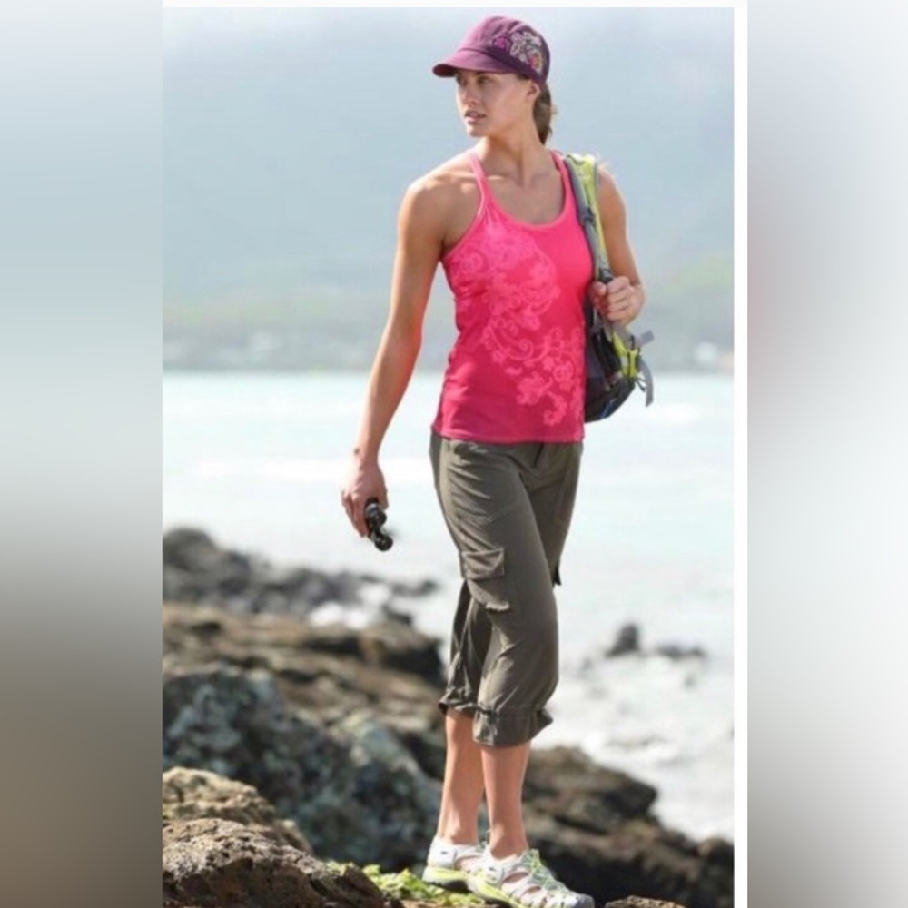 Athleta Pavitra Pink Paisley Shelf Bra Tank Top, Size (S), EUC